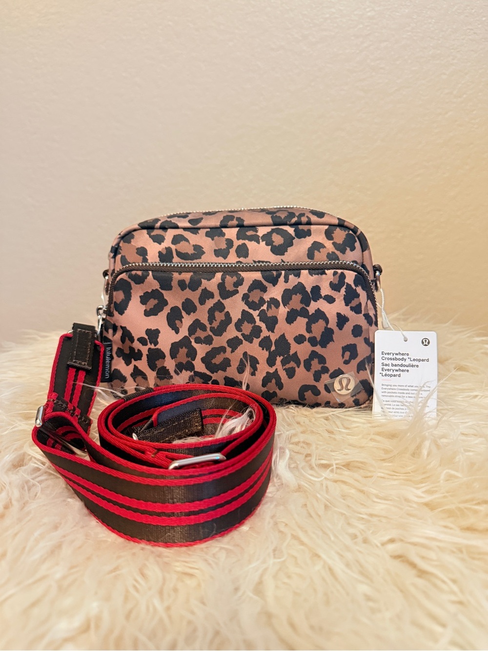 Lululemon Everywhere Printed Crossbody Bag in Pink Leopard - Picture 7 of 8